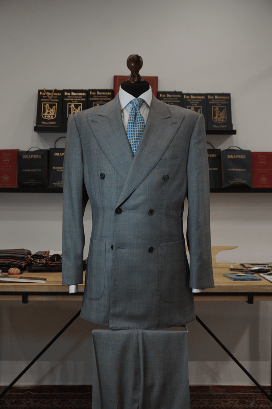 TRAJE PRÍNCIPE DE GALES REDA