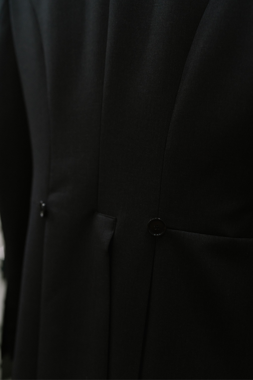 CLASSIC MORNING SUIT WITH BEIGE WAISTCASE