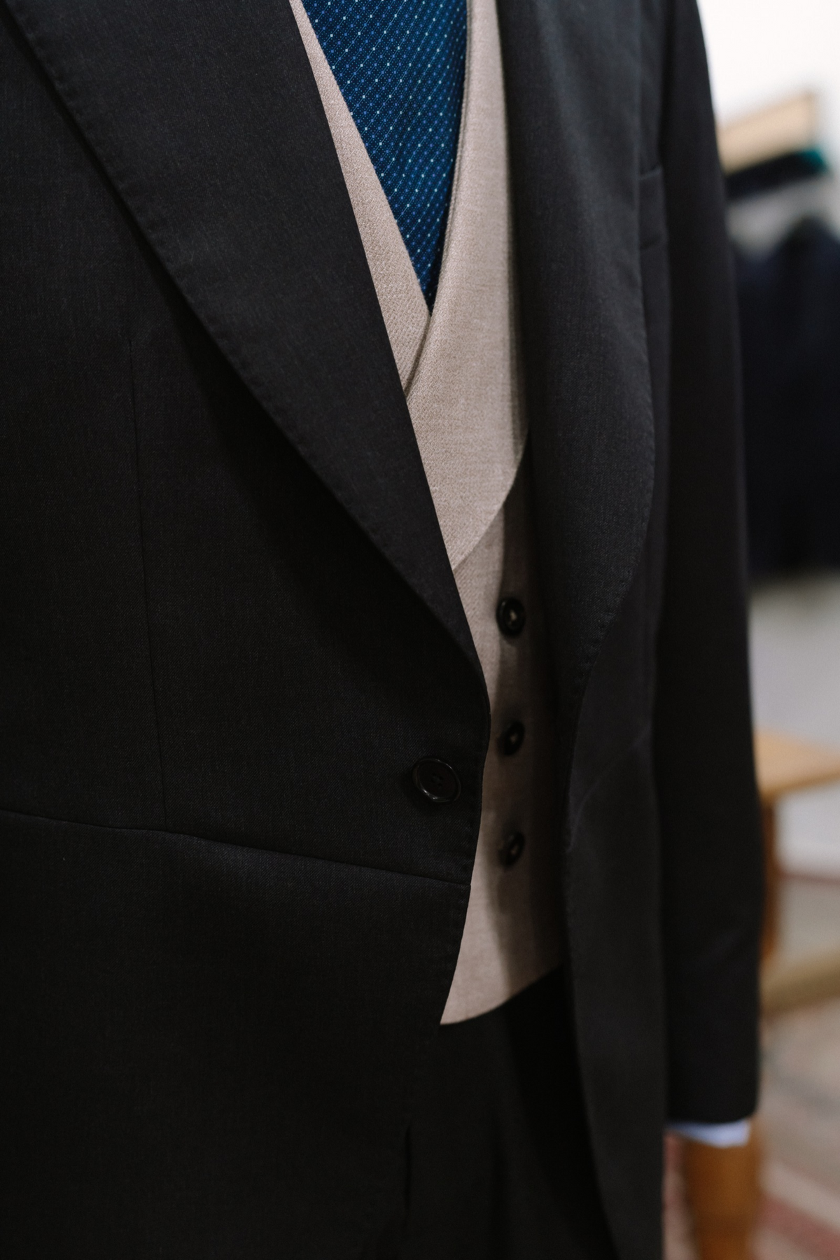 CLASSIC MORNING SUIT WITH BEIGE WAISTCASE