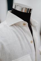 Camisa Blanca con Bolsillos en Pecho en Lino