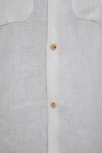 Camisa Blanca con Bolsillos en Pecho en Lino