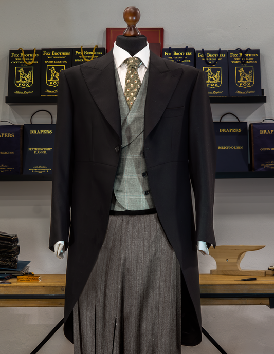 CHAQUÉ CLÁSICO CON CHALECO VERDE