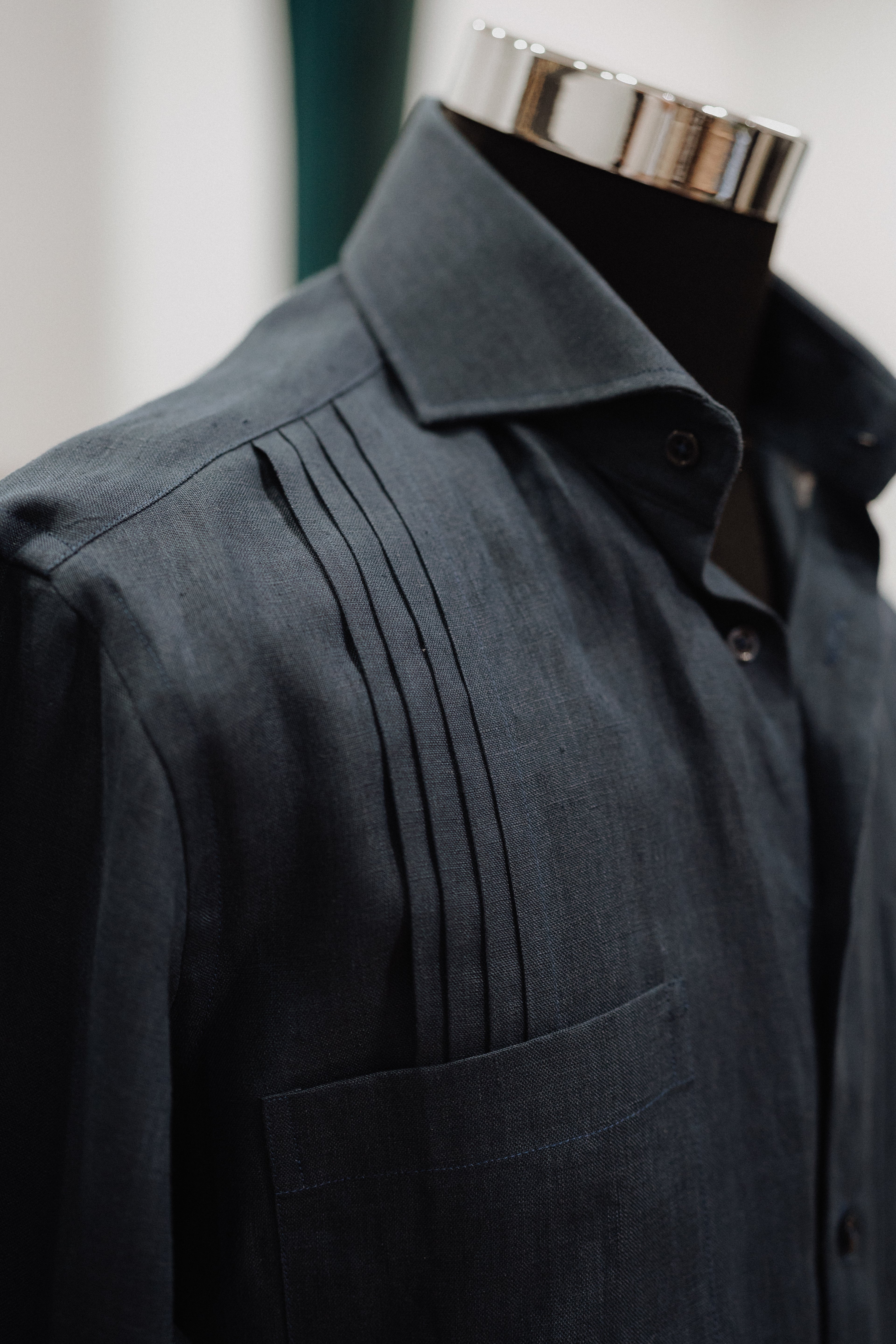 Guayabera Azul Marino en Lino
