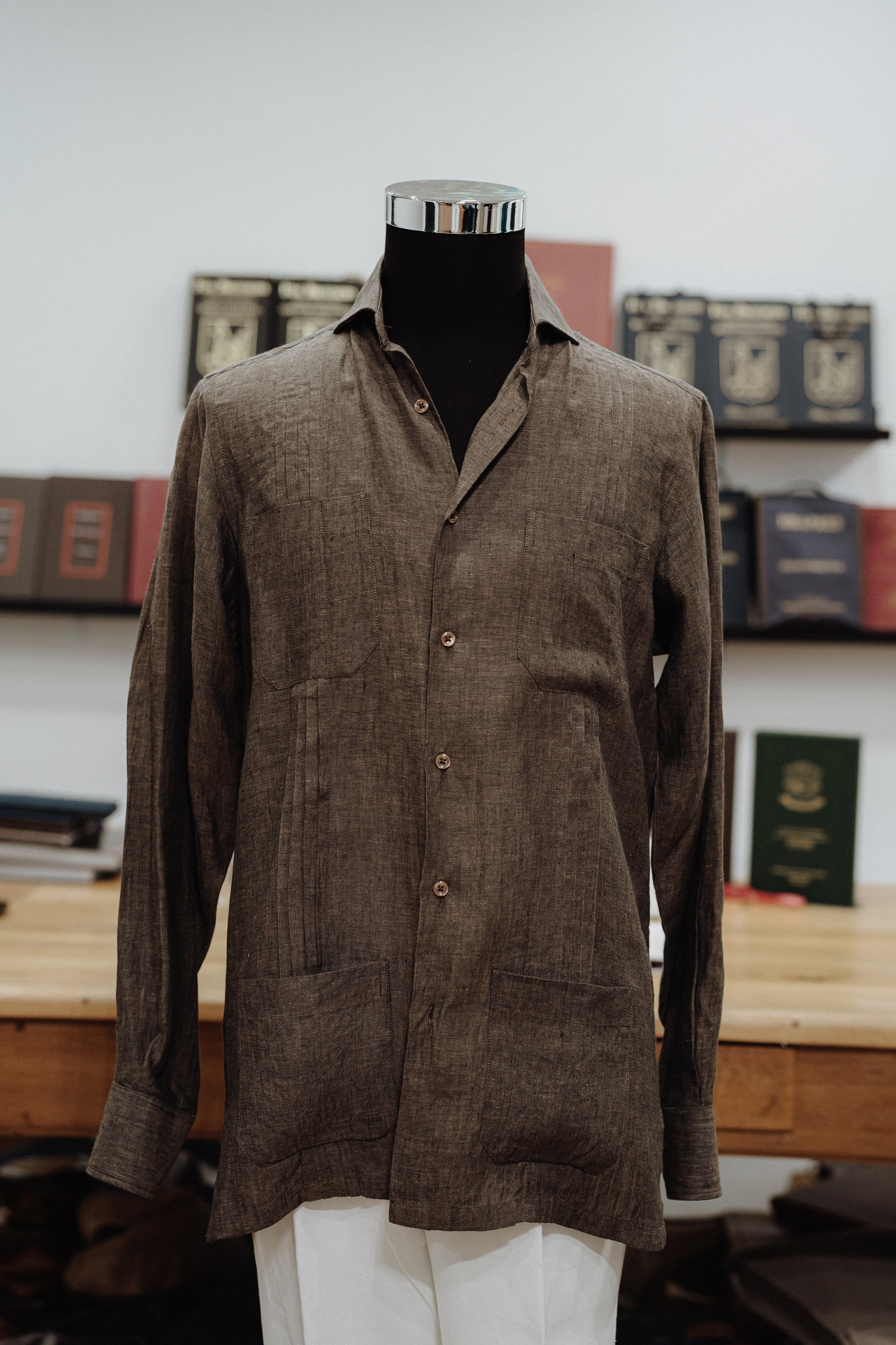 Guayabera Chocolate en Lino