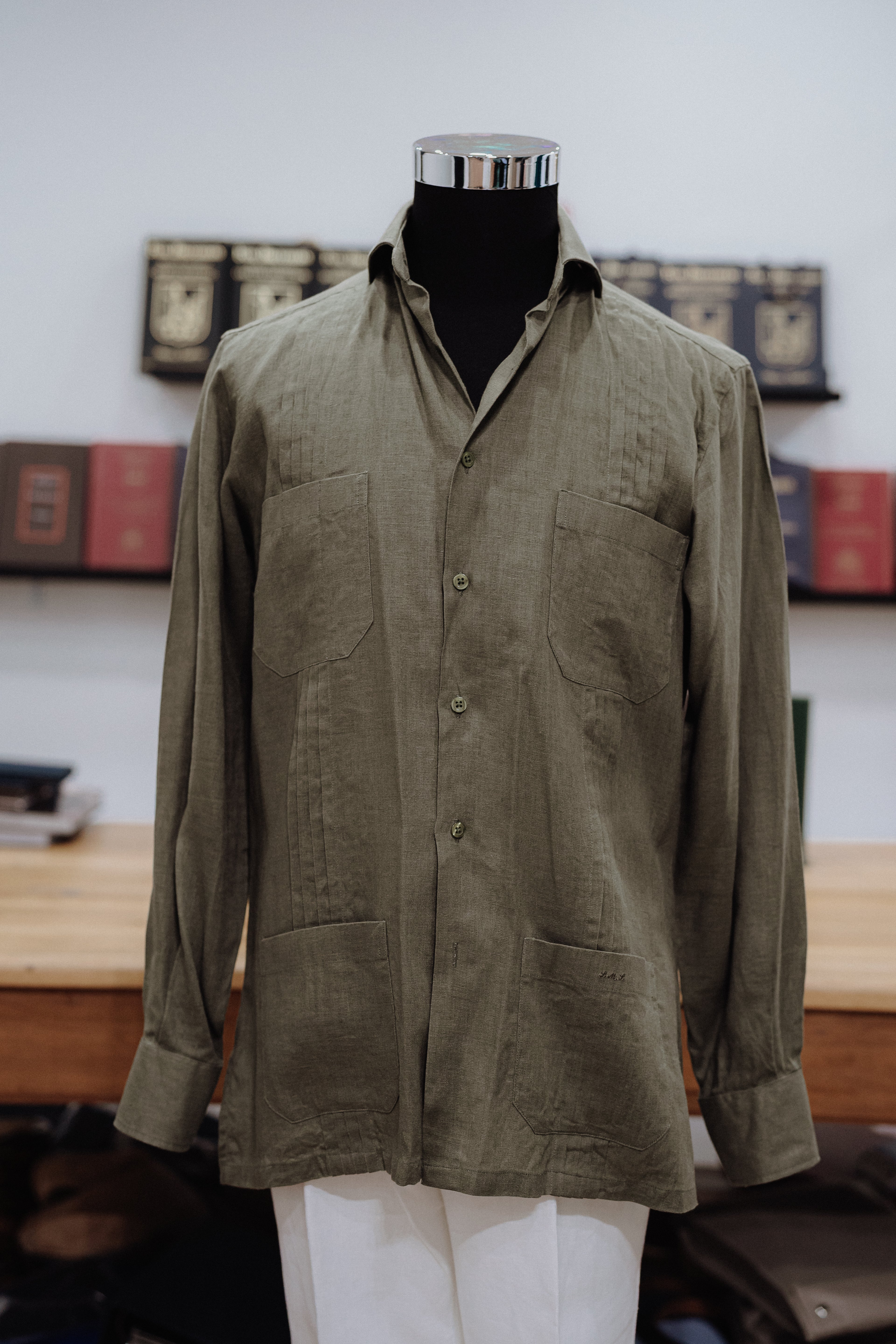Guayabera Verde Caza en Lino