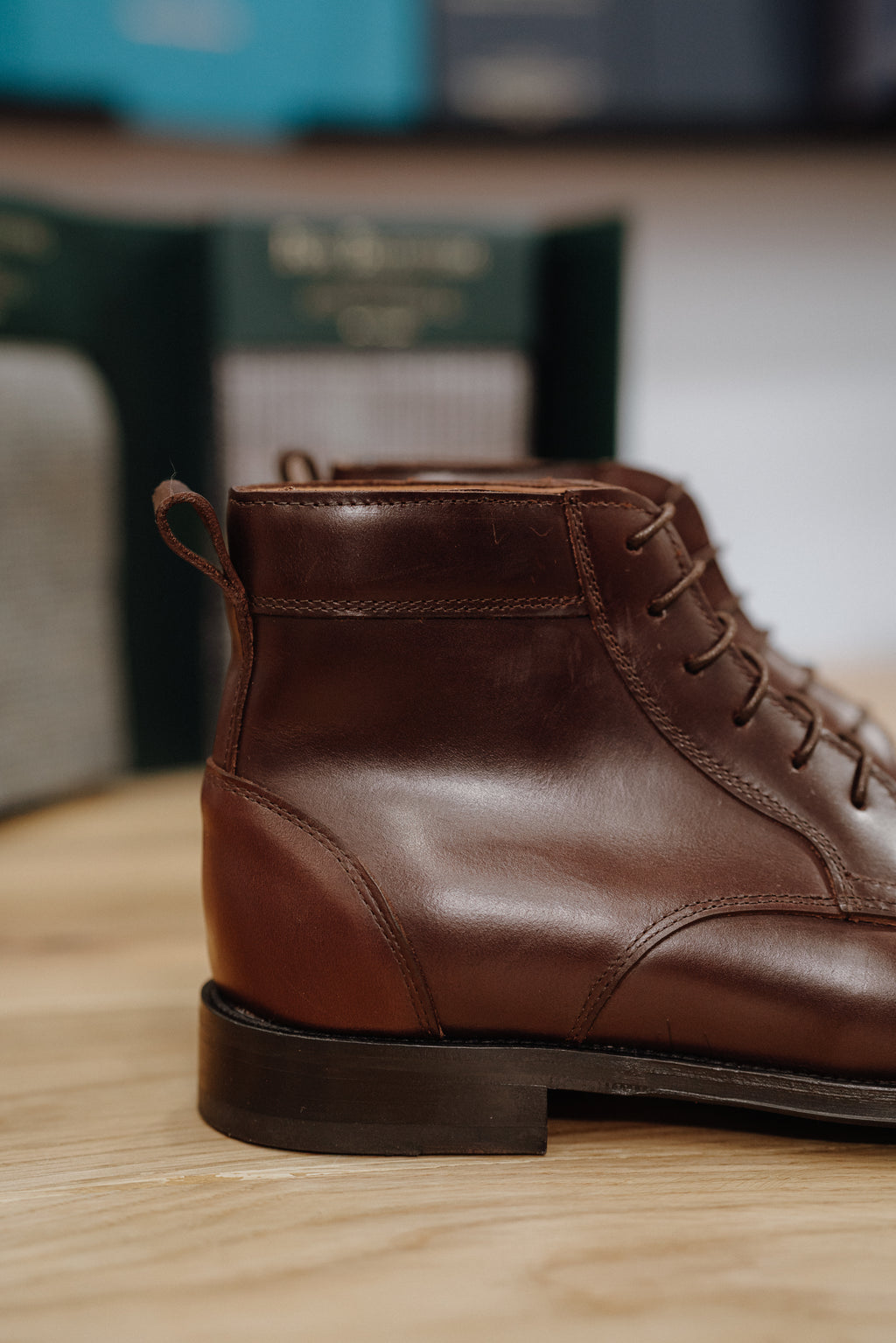BOTA CUERO MARRÓN