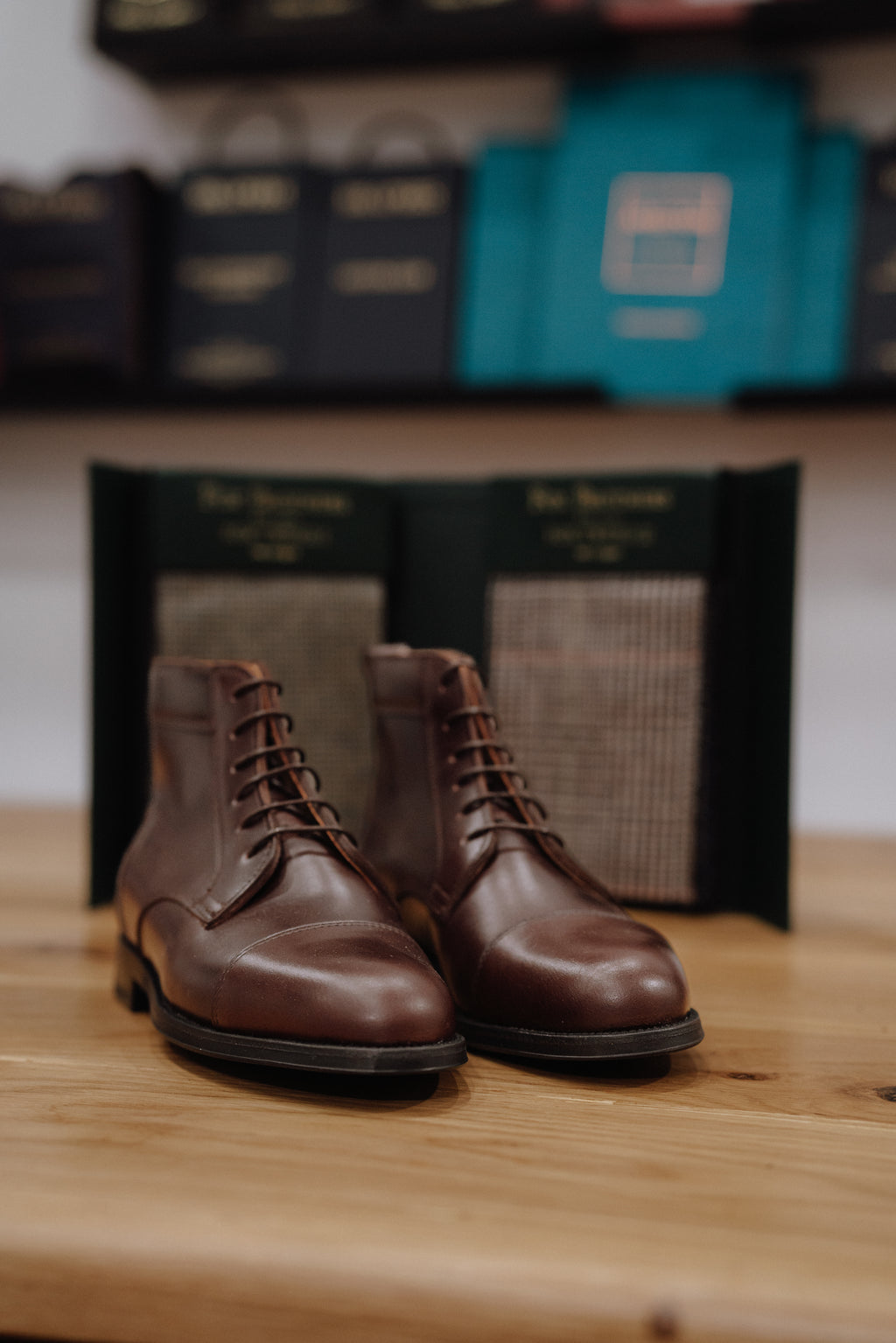 BOTA CUERO MARRÓN