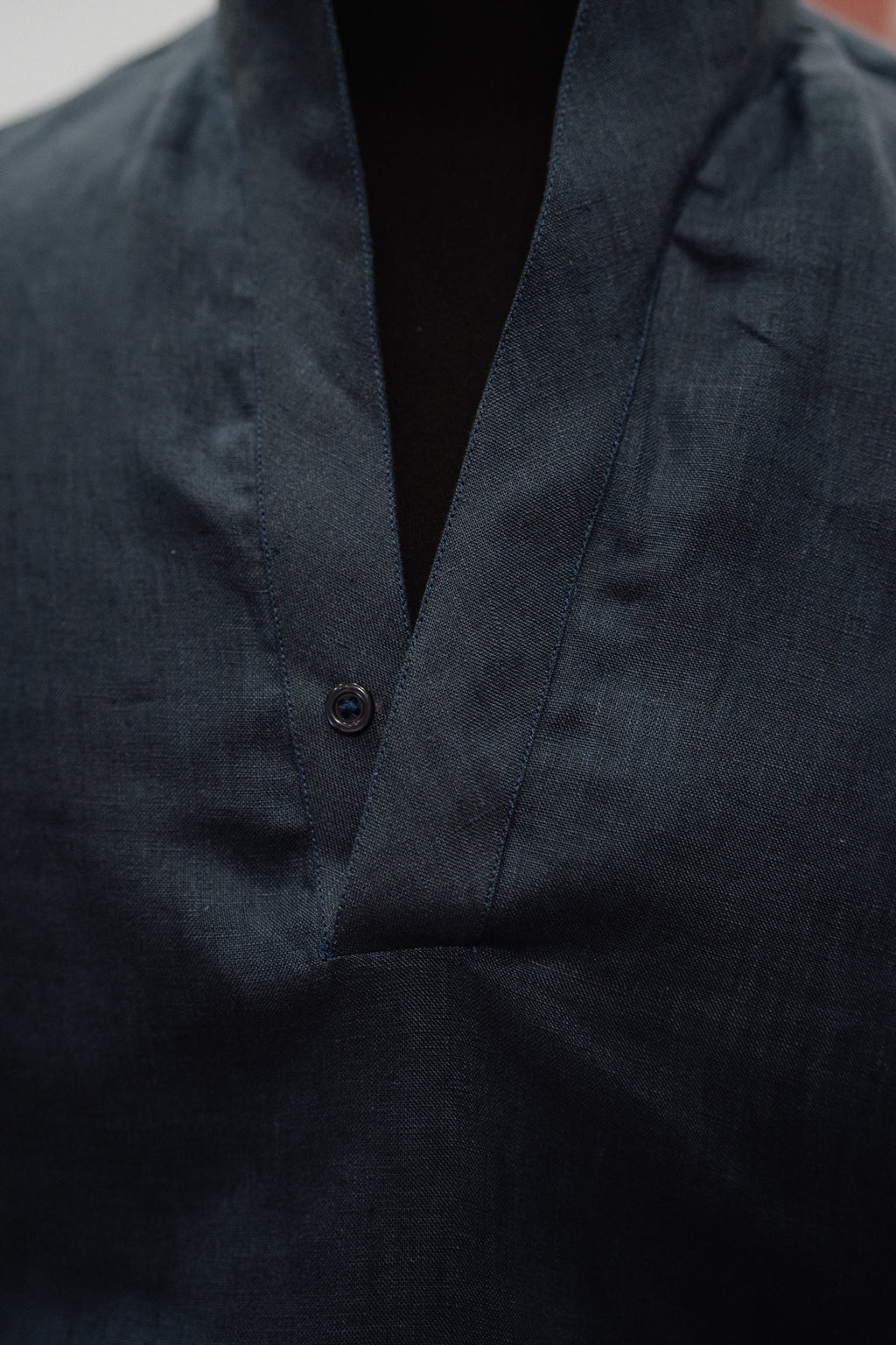 Polera Azul Marino Cuello Chimenea en Algodón