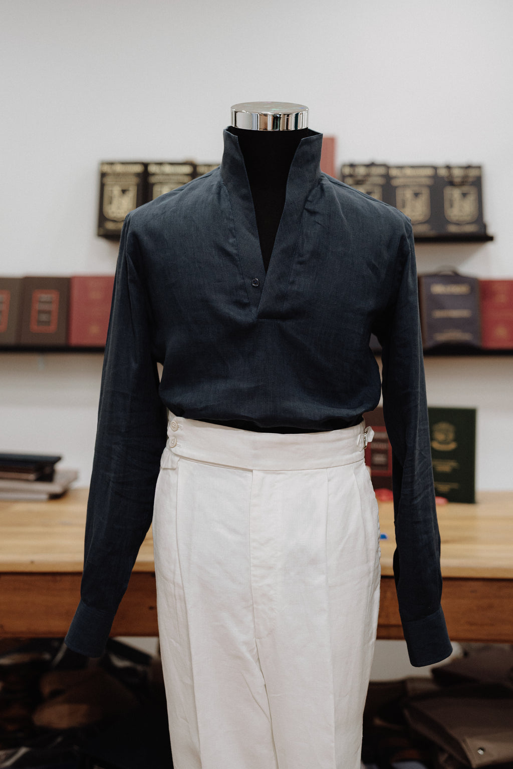 Polera Azul Marino Cuello Chimenea en Algodón